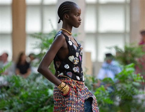 défilé chanel dakar|CHANEL: L’INCROYABLE DÉFILÉ MÉTIERS D’ART À DAKAR .